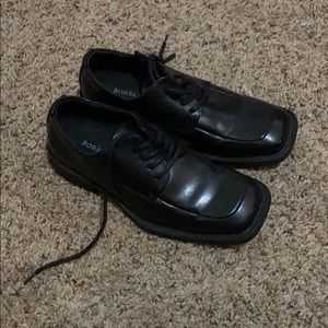 Like new borelli dress shoes boys 4